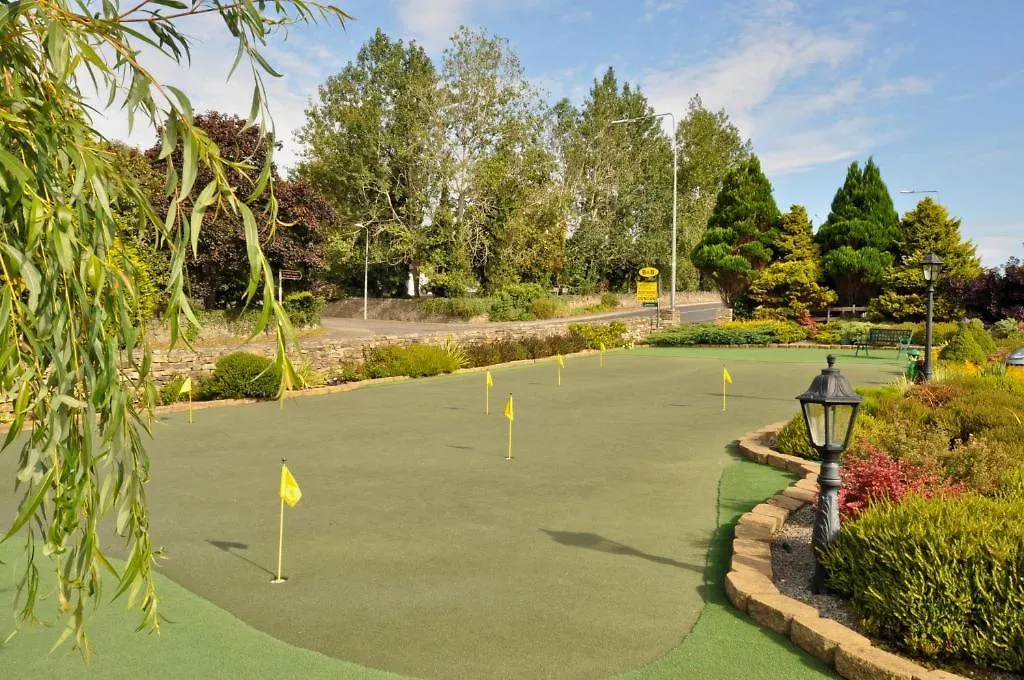 Augusta Lodge Guesthouse Westport 4*,