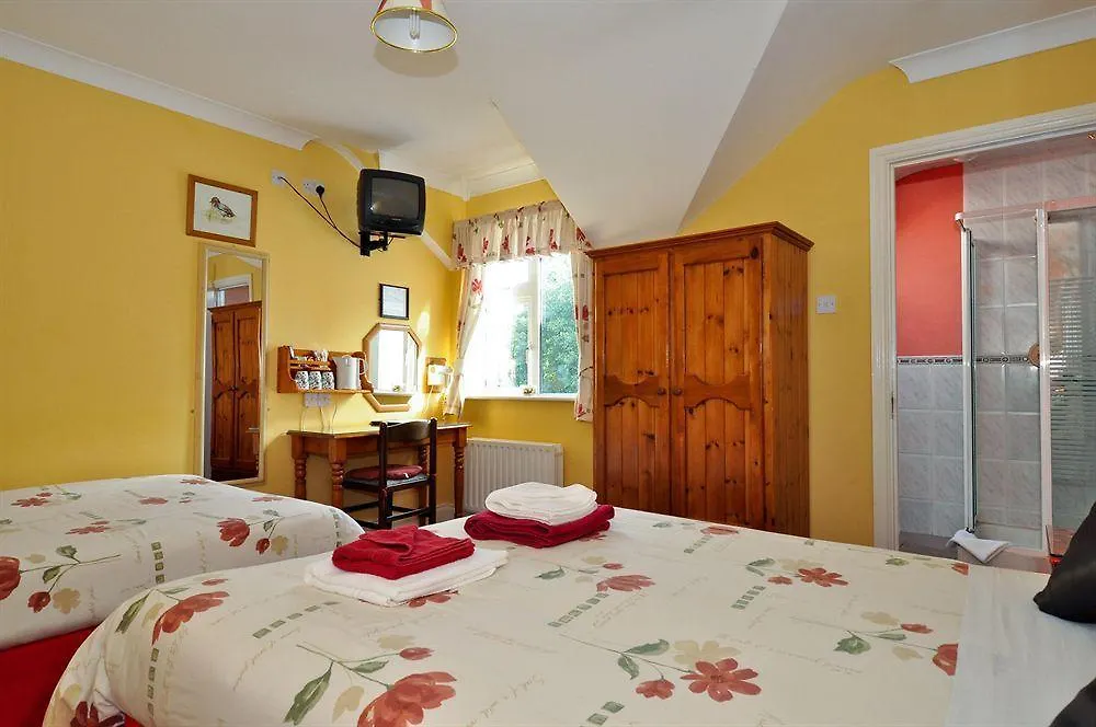 Augusta Lodge Guesthouse Westport