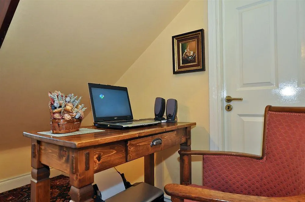 Augusta Lodge Guesthouse Westport Guest house