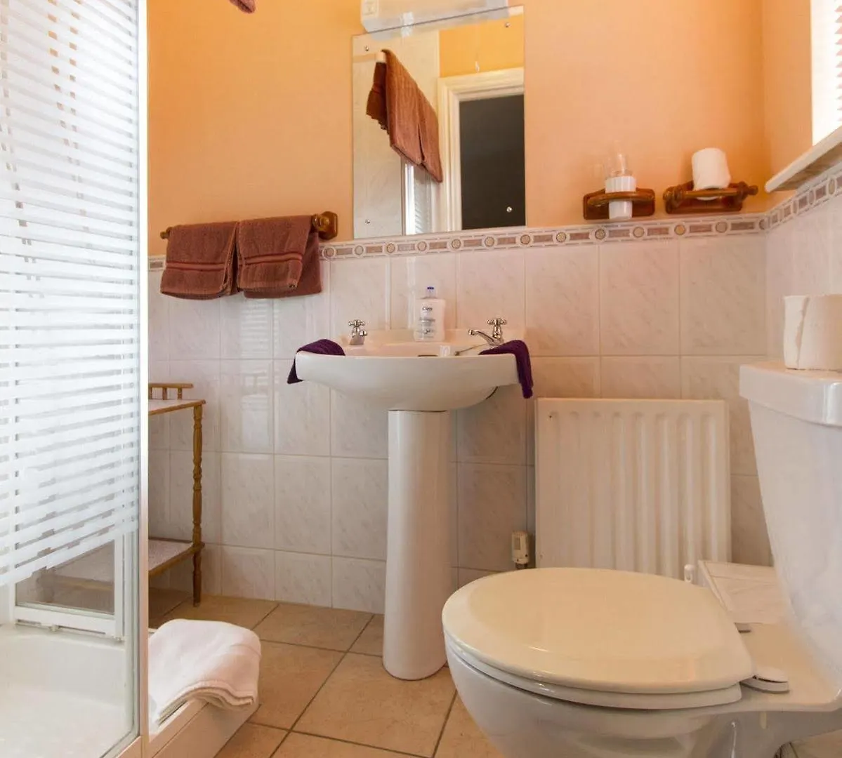 Augusta Lodge Guesthouse Westport Guest house