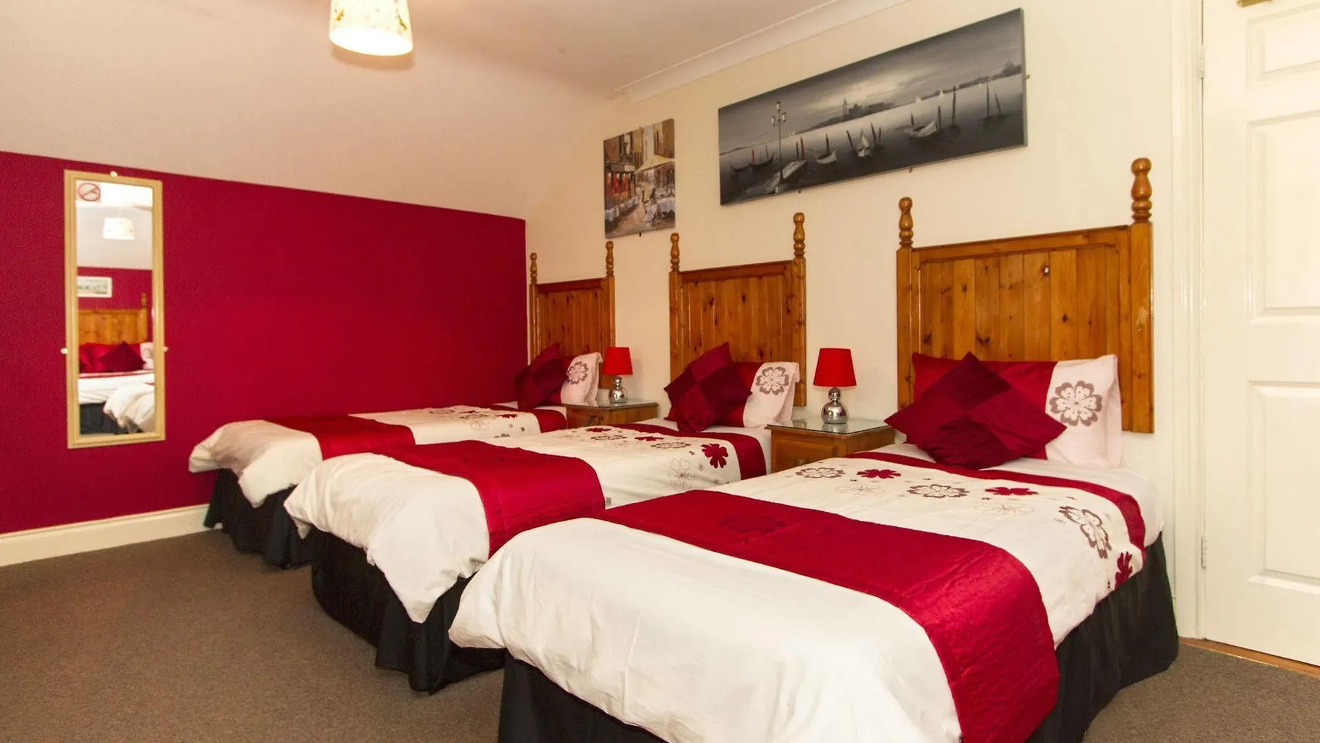 Augusta Lodge Guesthouse Westport Guest house