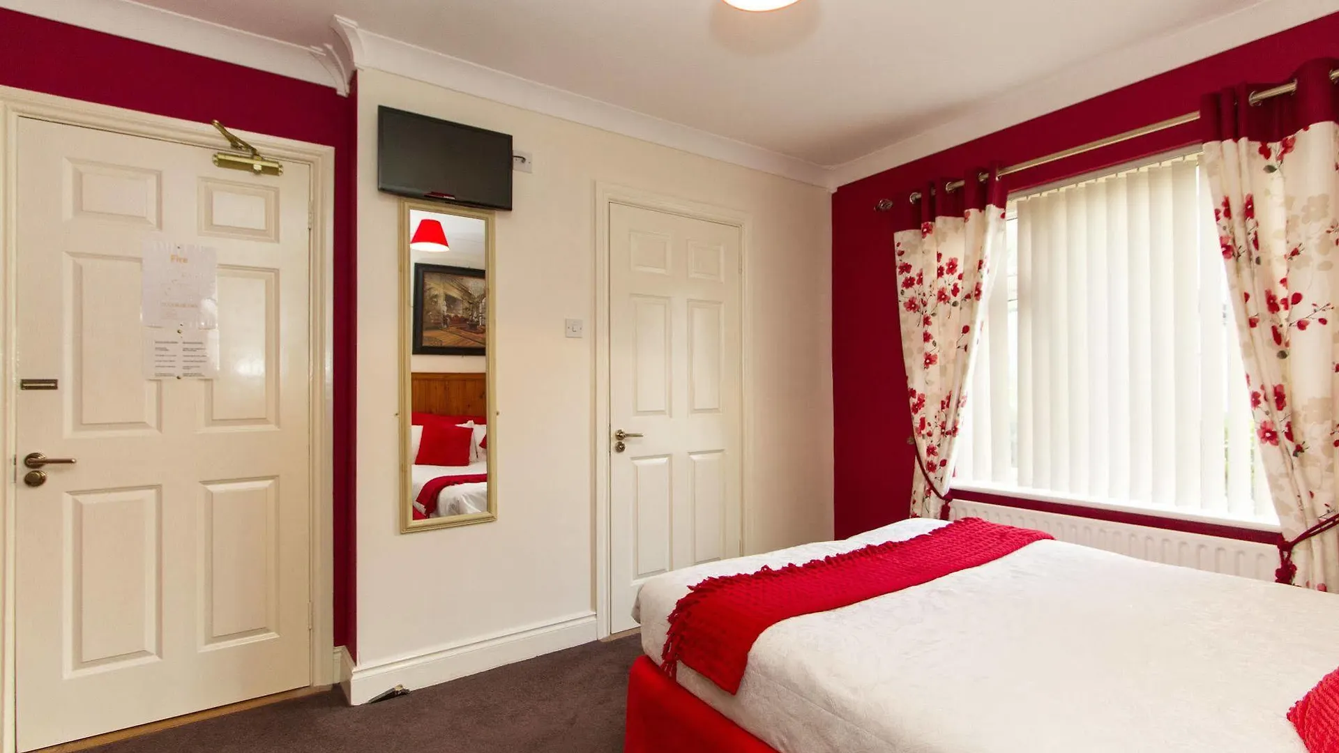 Augusta Lodge Guesthouse Westport 4*,